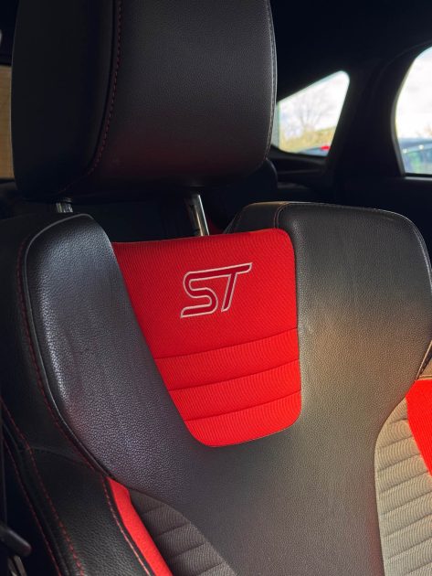  FORD FOCUS 2.0 TDCi 185 ST PowerShift - Garantie 12 mois - distribution neuve 