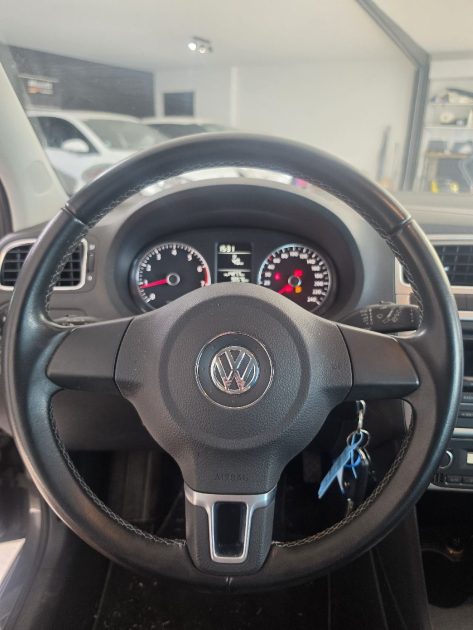 VOLKSWAGEN POLO 1.2 TSI 90CH 2013 - Révision complète - CT OK - Garantie 12 mois ou 15000km